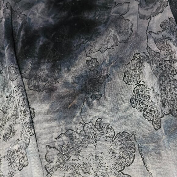 Step by step floral skirt size Large - Picture 2 of 3